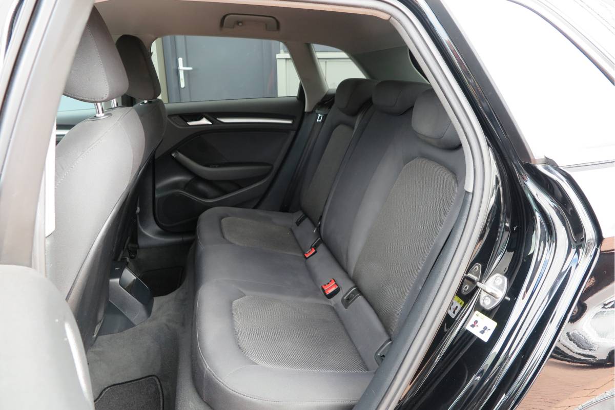 Audi A3 Audi A3 Sportback 1.4 TFSI CoD 110kw 150PK S-tronic Xenon ,Trekhaak , LMV, Stuurwiel multifunctioneel, etc. APK tot 05-2027