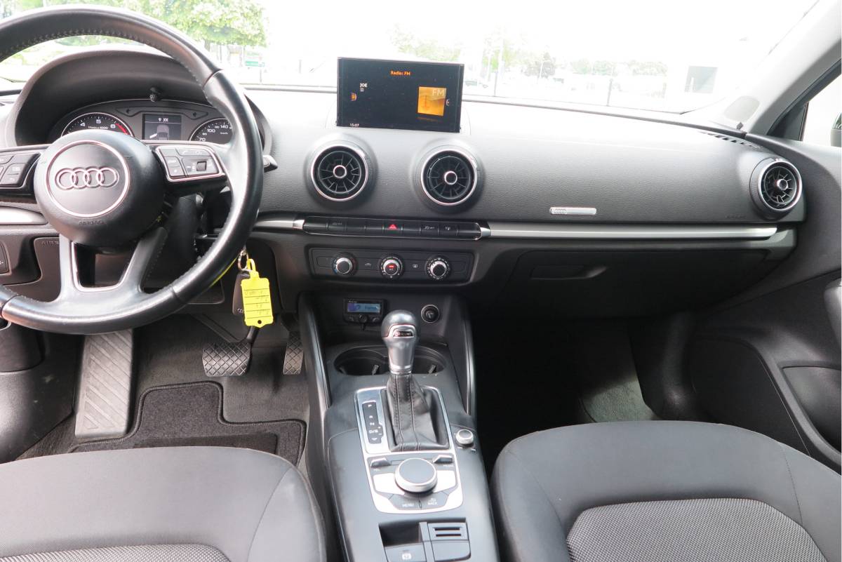 Audi A3 Audi A3 Sportback 1.4 TFSI CoD 110kw 150PK S-tronic Xenon ,Trekhaak , LMV, Stuurwiel multifunctioneel, etc. APK tot 05-2027
