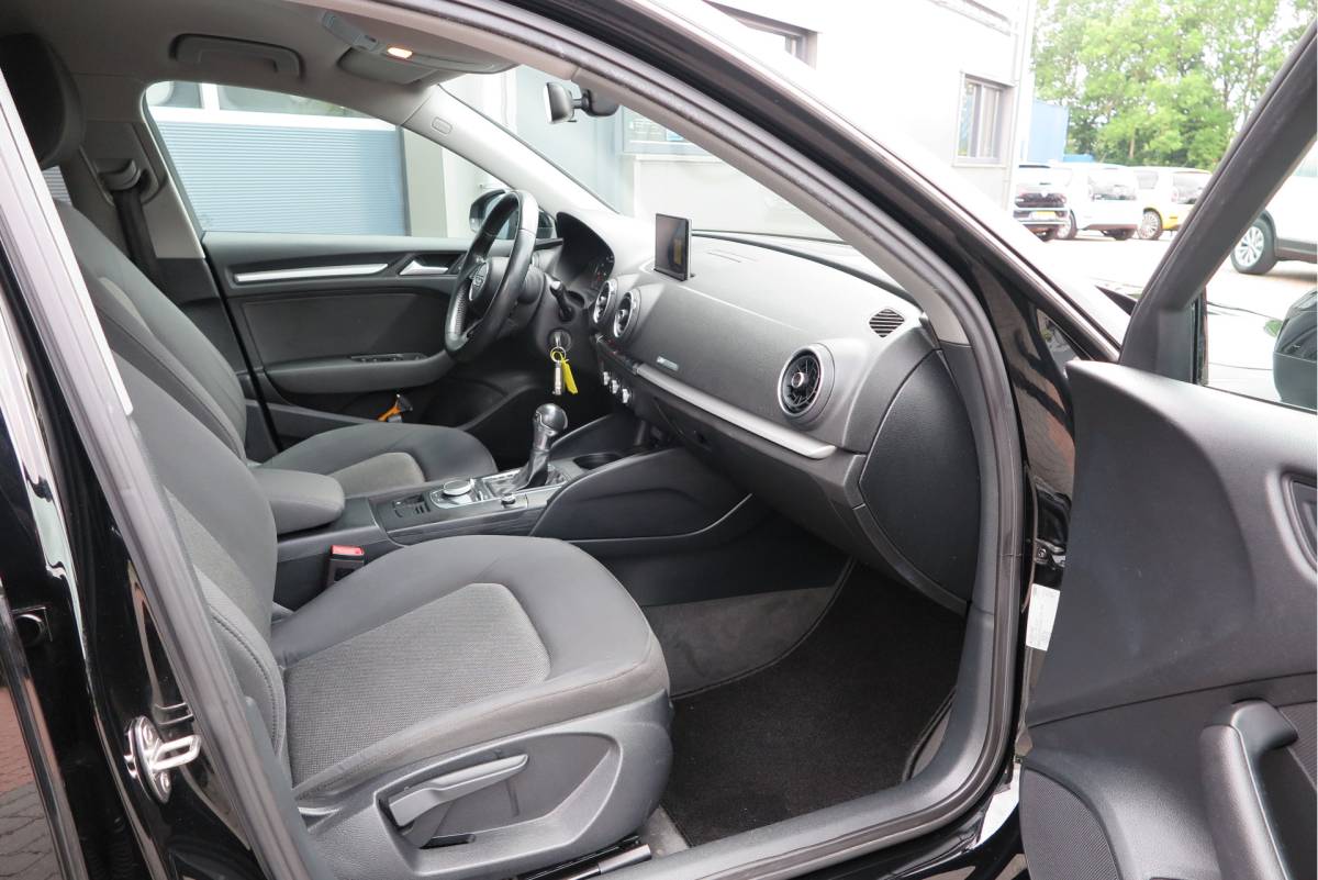 Audi A3 Audi A3 Sportback 1.4 TFSI CoD 110kw 150PK S-tronic Xenon ,Trekhaak , LMV, Stuurwiel multifunctioneel, etc. APK tot 05-2027
