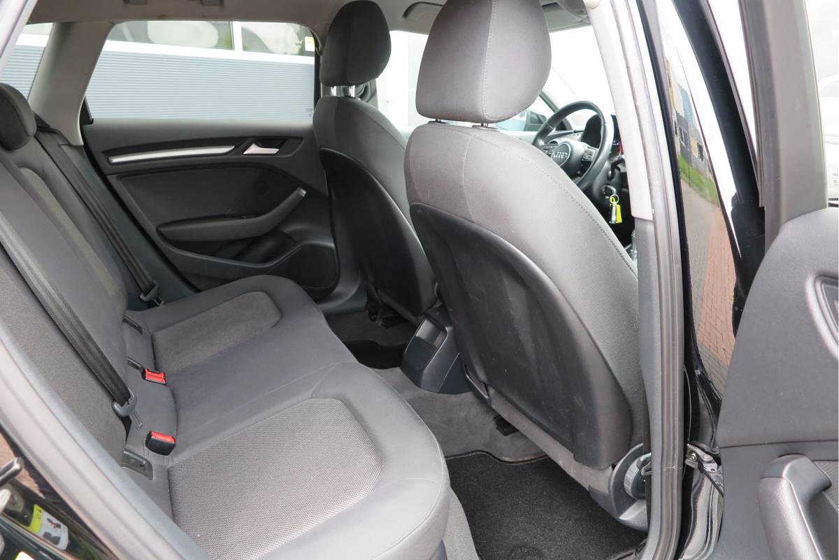 Audi A3 Audi A3 Sportback 1.4 TFSI CoD 110kw 150PK S-tronic Xenon ,Trekhaak , LMV, Stuurwiel multifunctioneel, etc. APK tot 05-2027