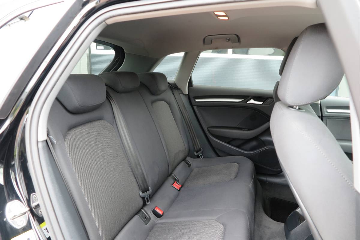 Audi A3 Audi A3 Sportback 1.4 TFSI CoD 110kw 150PK S-tronic Xenon ,Trekhaak , LMV, Stuurwiel multifunctioneel, etc. APK tot 05-2027