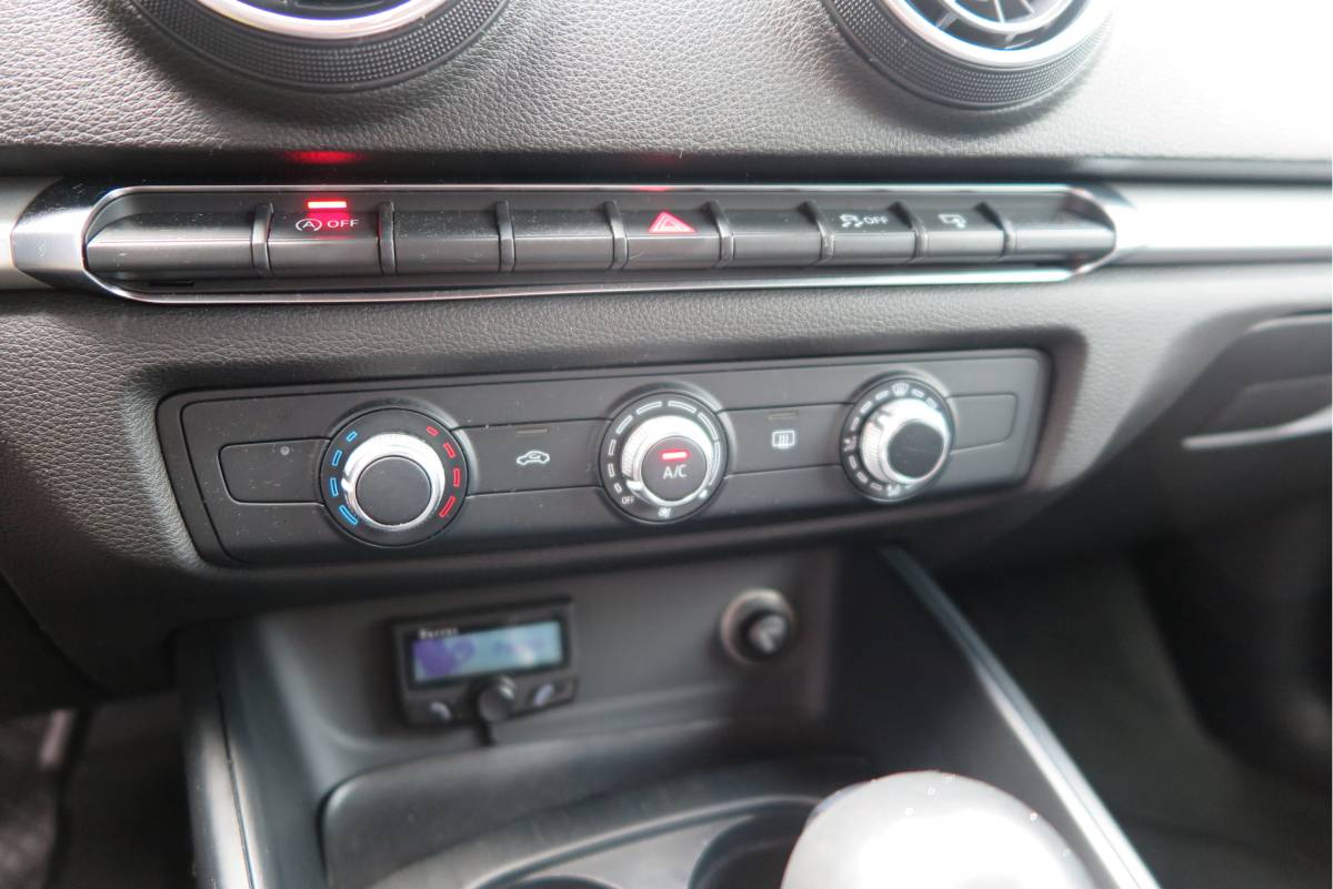 Audi A3 Audi A3 Sportback 1.4 TFSI CoD 110kw 150PK S-tronic Xenon ,Trekhaak , LMV, Stuurwiel multifunctioneel, etc. APK tot 05-2027