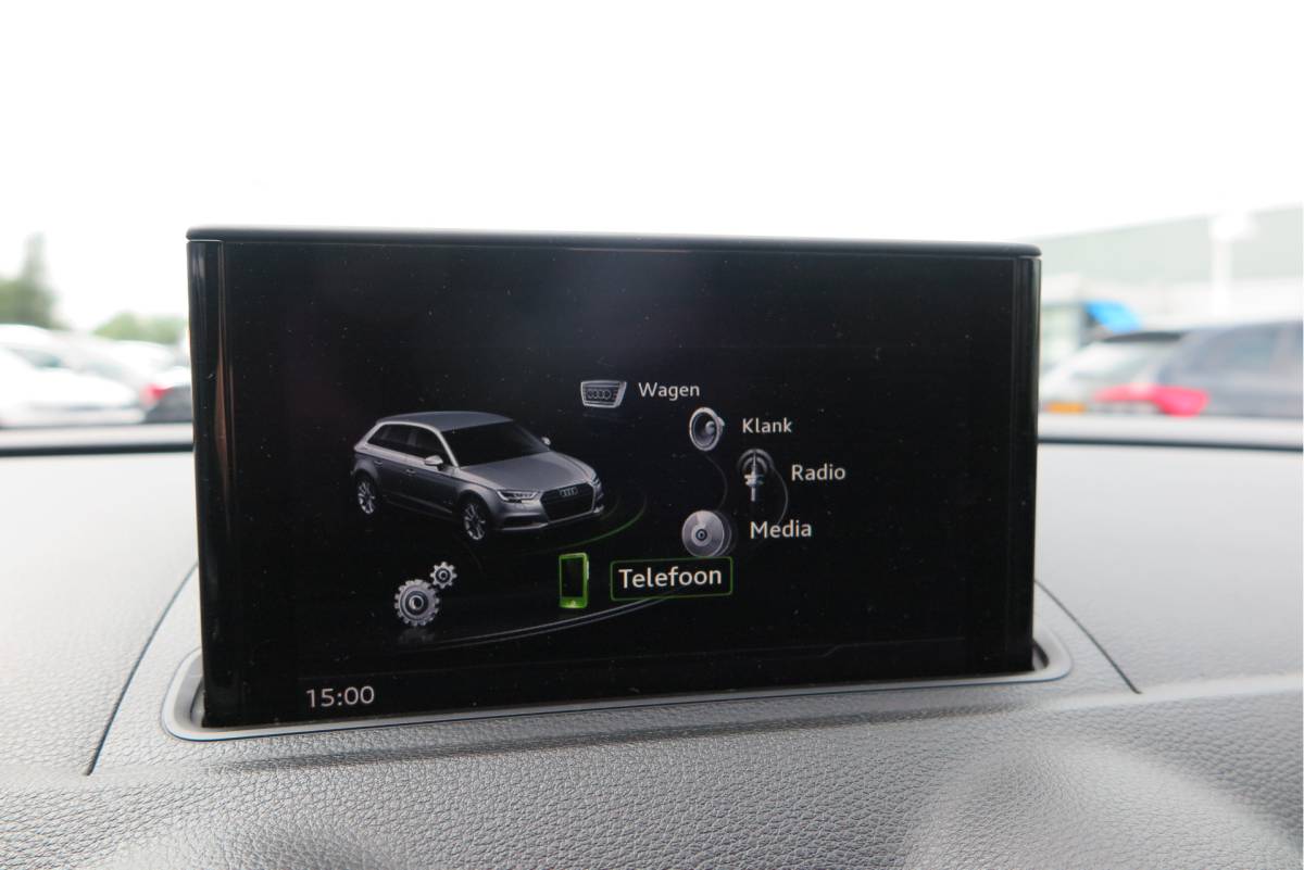 Audi A3 Audi A3 Sportback 1.4 TFSI CoD 110kw 150PK S-tronic Xenon ,Trekhaak , LMV, Stuurwiel multifunctioneel, etc. APK tot 05-2027