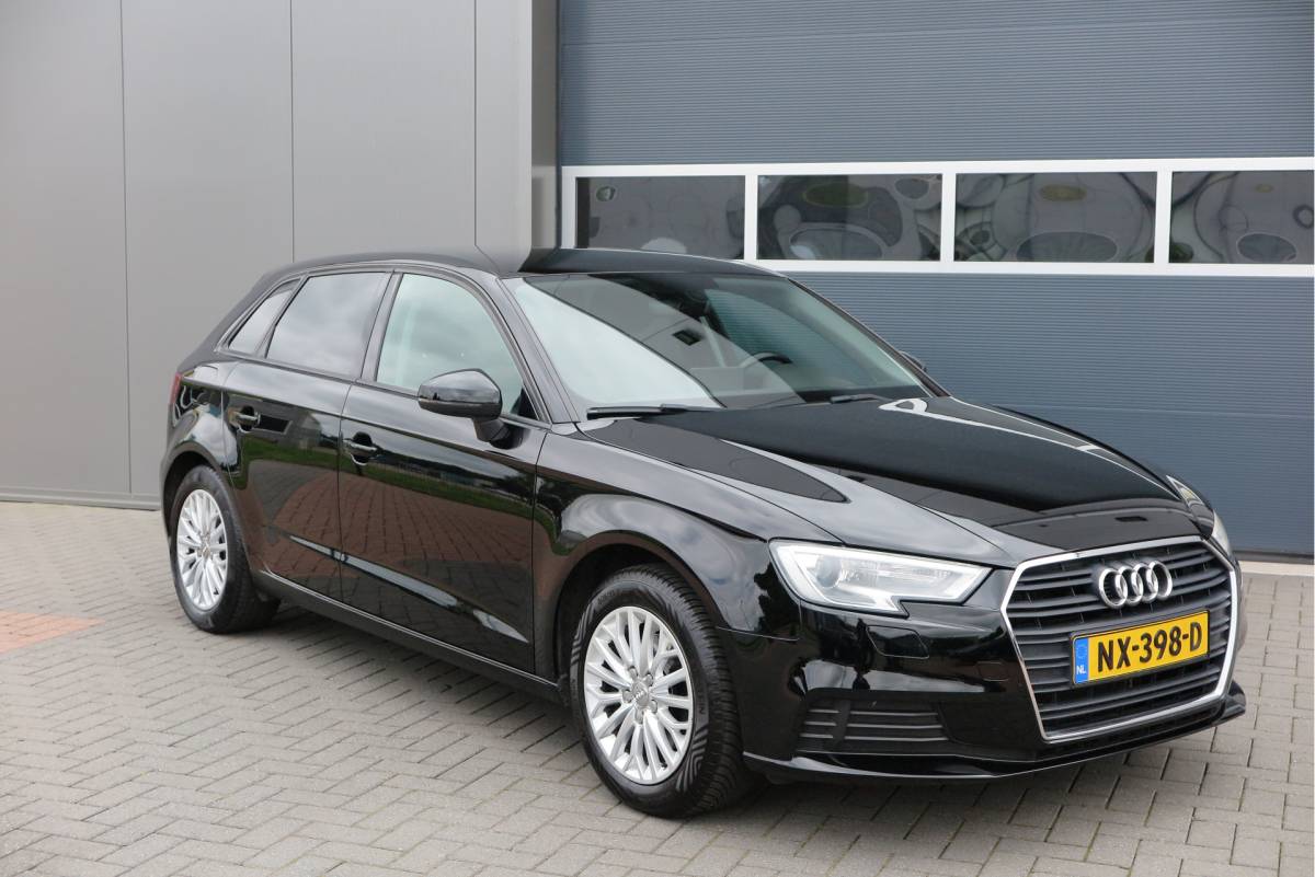 Audi A3 Audi A3 Sportback 1.4 TFSI CoD 110kw 150PK S-tronic Xenon ,Trekhaak , LMV, Stuurwiel multifunctioneel, etc. APK tot 05-2027