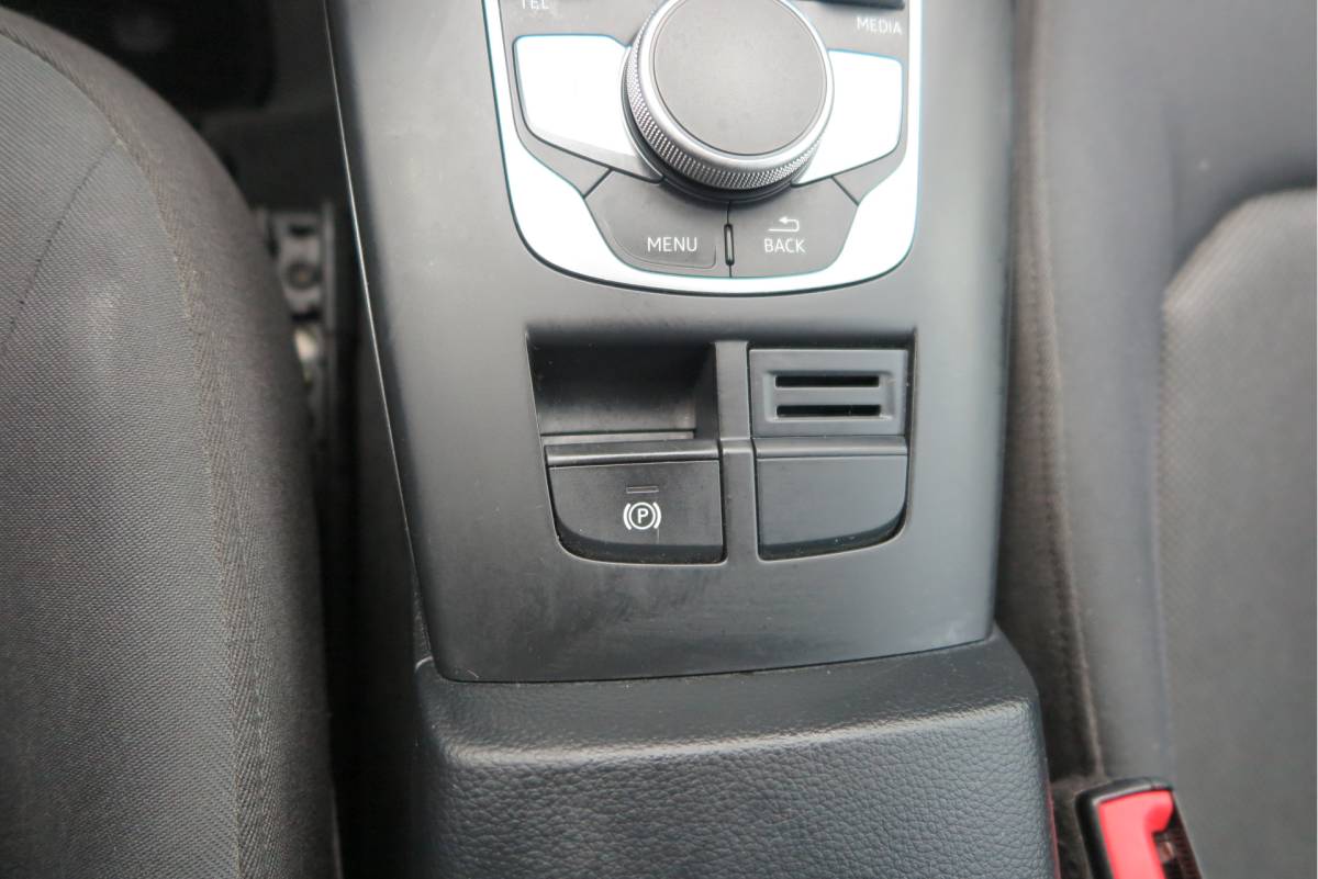 Audi A3 Audi A3 Sportback 1.4 TFSI CoD 110kw 150PK S-tronic Xenon ,Trekhaak , LMV, Stuurwiel multifunctioneel, etc. APK tot 05-2027