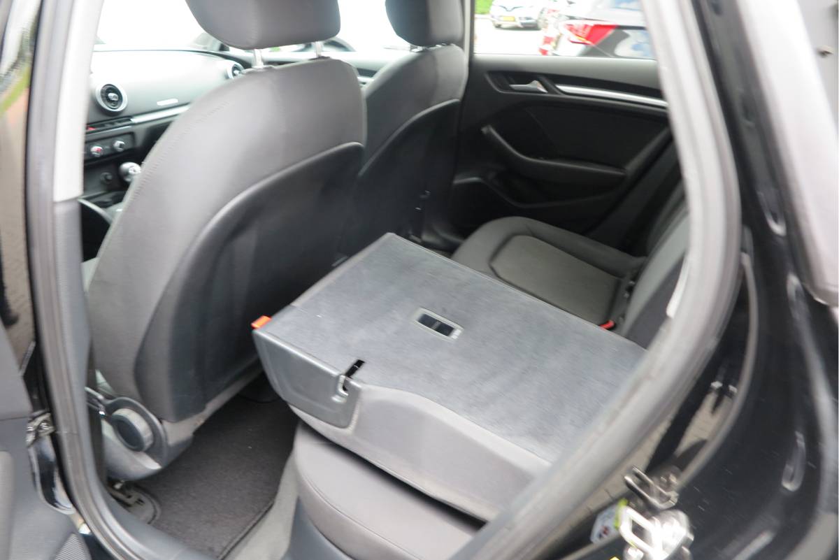 Audi A3 Audi A3 Sportback 1.4 TFSI CoD 110kw 150PK S-tronic Xenon ,Trekhaak , LMV, Stuurwiel multifunctioneel, etc. APK tot 05-2027