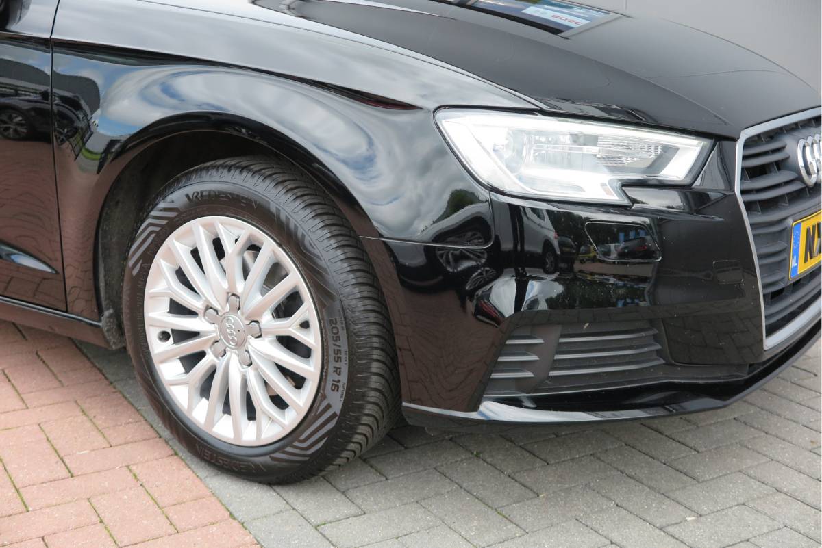 Audi A3 Audi A3 Sportback 1.4 TFSI CoD 110kw 150PK S-tronic Xenon ,Trekhaak , LMV, Stuurwiel multifunctioneel, etc. APK tot 05-2027