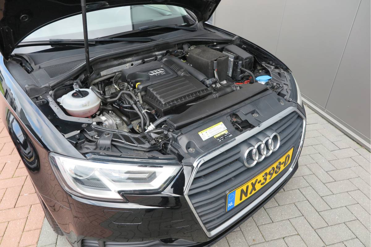 Audi A3 Audi A3 Sportback 1.4 TFSI CoD 110kw 150PK S-tronic Xenon ,Trekhaak , LMV, Stuurwiel multifunctioneel, etc. APK tot 05-2027