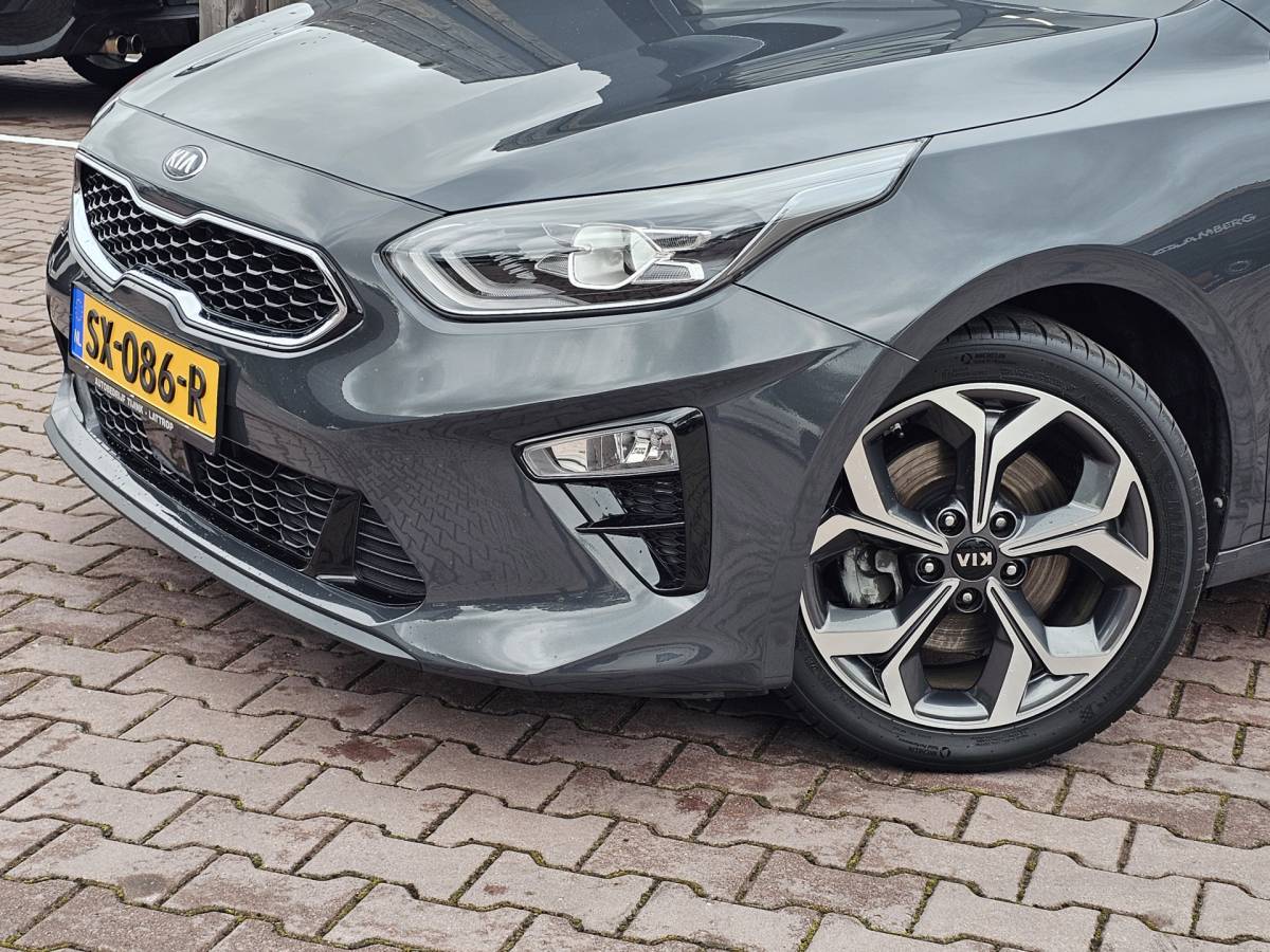 Kia Ceed Kia Ceed 1.4 T-GDi ExecutiveLine | Navi | Pano | Trekhaak | Leer | Stoelverwarming | Keyless | Elek. stoelen |