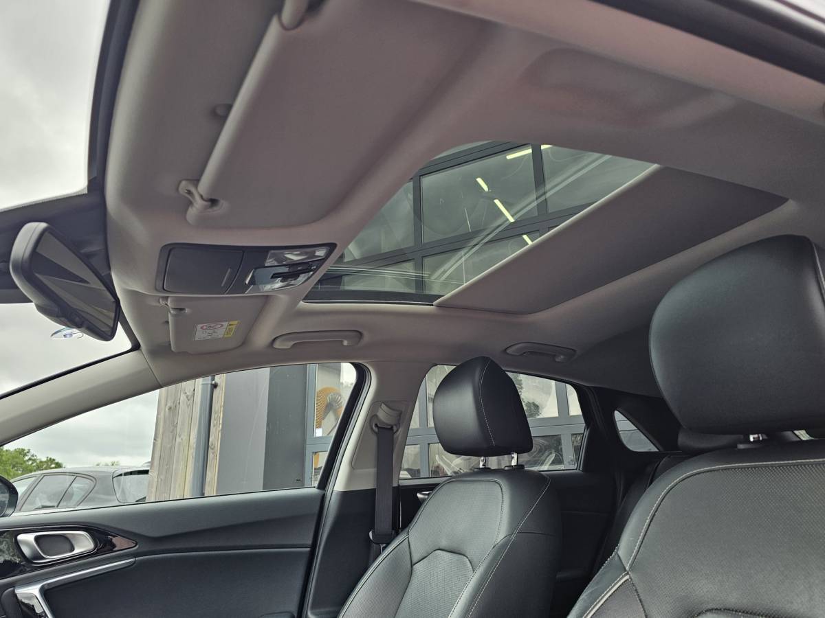 Kia Ceed Kia Ceed 1.4 T-GDi ExecutiveLine | Navi | Pano | Trekhaak | Leer | Stoelverwarming | Keyless | Elek. stoelen |