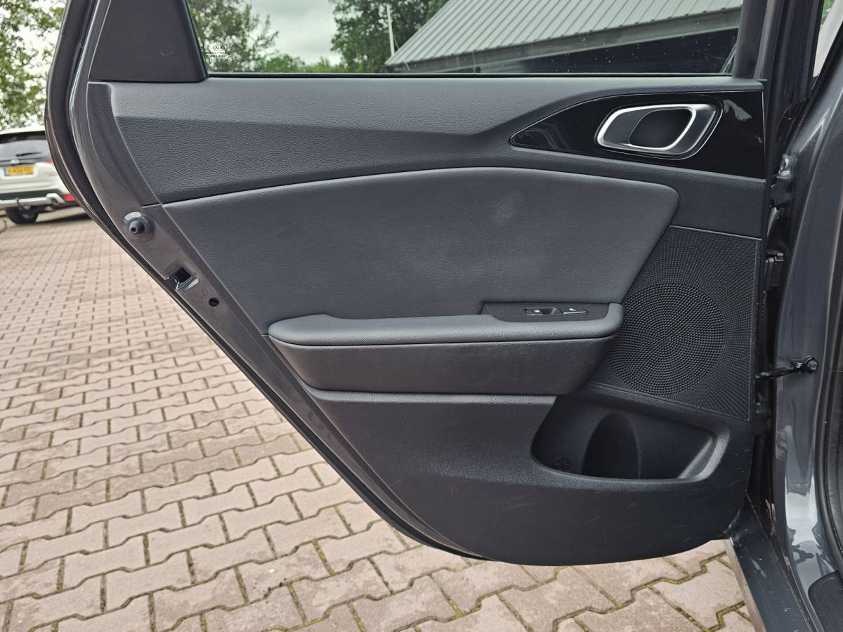 Kia Ceed Kia Ceed 1.4 T-GDi ExecutiveLine | Navi | Pano | Trekhaak | Leer | Stoelverwarming | Keyless | Elek. stoelen |