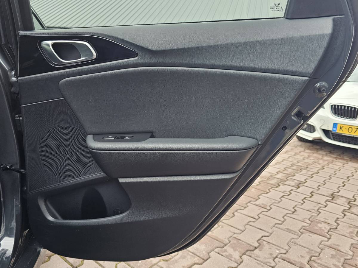 Kia Ceed Kia Ceed 1.4 T-GDi ExecutiveLine | Navi | Pano | Trekhaak | Leer | Stoelverwarming | Keyless | Elek. stoelen |
