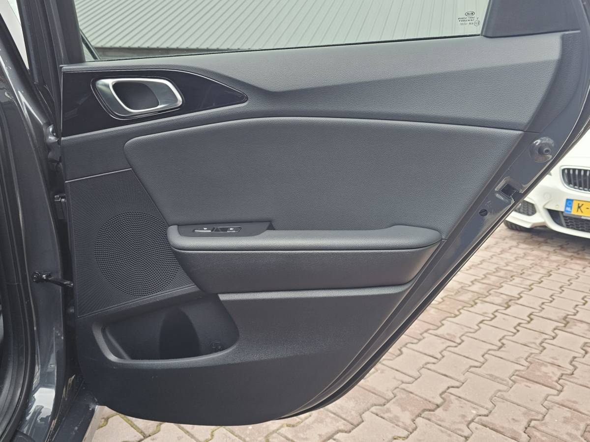 Kia Ceed Kia Ceed 1.4 T-GDi ExecutiveLine | Navi | Pano | Trekhaak | Leer | Stoelverwarming | Keyless | Elek. stoelen |