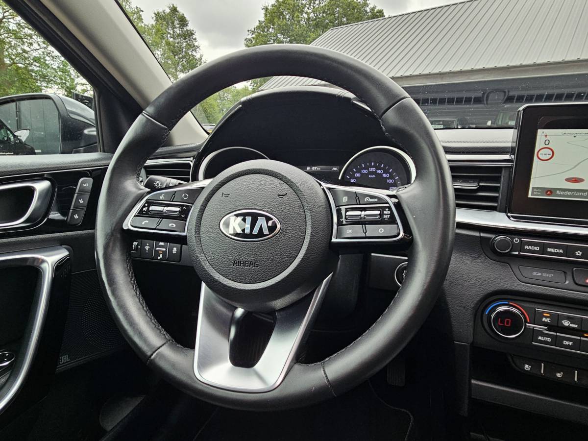 Kia Ceed Kia Ceed 1.4 T-GDi ExecutiveLine | Navi | Pano | Trekhaak | Leer | Stoelverwarming | Keyless | Elek. stoelen |