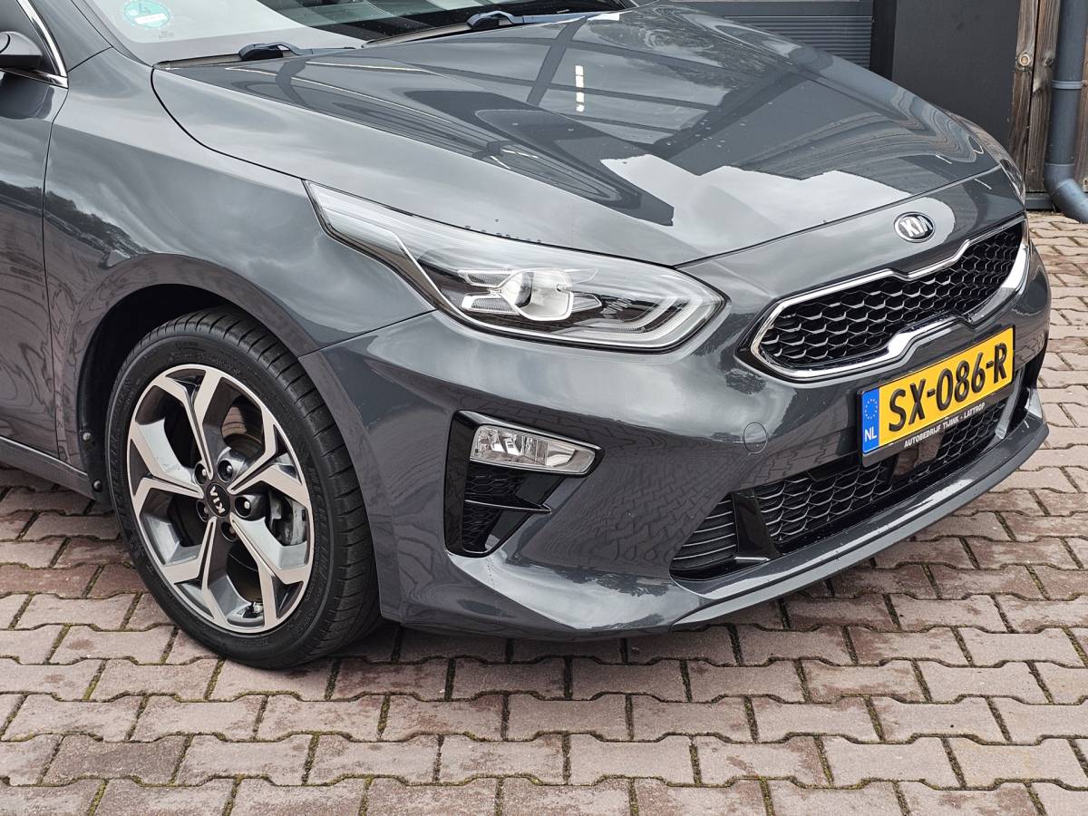 Kia Ceed Kia Ceed 1.4 T-GDi ExecutiveLine | Navi | Pano | Trekhaak | Leer | Stoelverwarming | Keyless | Elek. stoelen |