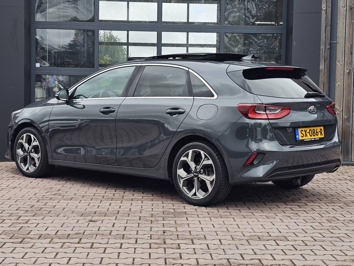 Kia Ceed Kia Ceed 1.4 T-GDi ExecutiveLine | Navi | Pano | Trekhaak | Leer | Stoelverwarming | Keyless | Elek. stoelen |