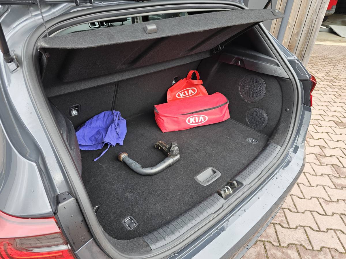 Kia Ceed Kia Ceed 1.4 T-GDi ExecutiveLine | Navi | Pano | Trekhaak | Leer | Stoelverwarming | Keyless | Elek. stoelen |