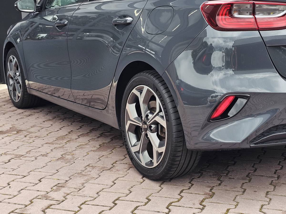 Kia Ceed Kia Ceed 1.4 T-GDi ExecutiveLine | Navi | Pano | Trekhaak | Leer | Stoelverwarming | Keyless | Elek. stoelen |