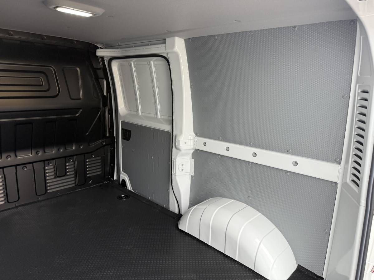 Maxus eDeliver3 Maxus eDeliver 3 50 kWh 122PK Nieuw! L1 SWB Elektrisch 50kWh 227km WLTP Carplay Touchscreen scherm Camera Parkeersensoren