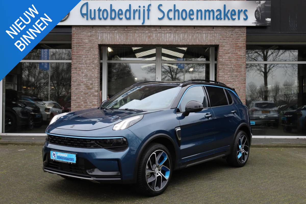 Lynk & Co 01 Lynk & Co 01 1.5 MY23! ZWARTE-HEMEL ROLHOES MY23 360-CAMERA PANO/SCHUIF INFINITY DAB NAVI CARPLAY STOELVERWARMING ELEK.ACHTERKLEP 20″LMV