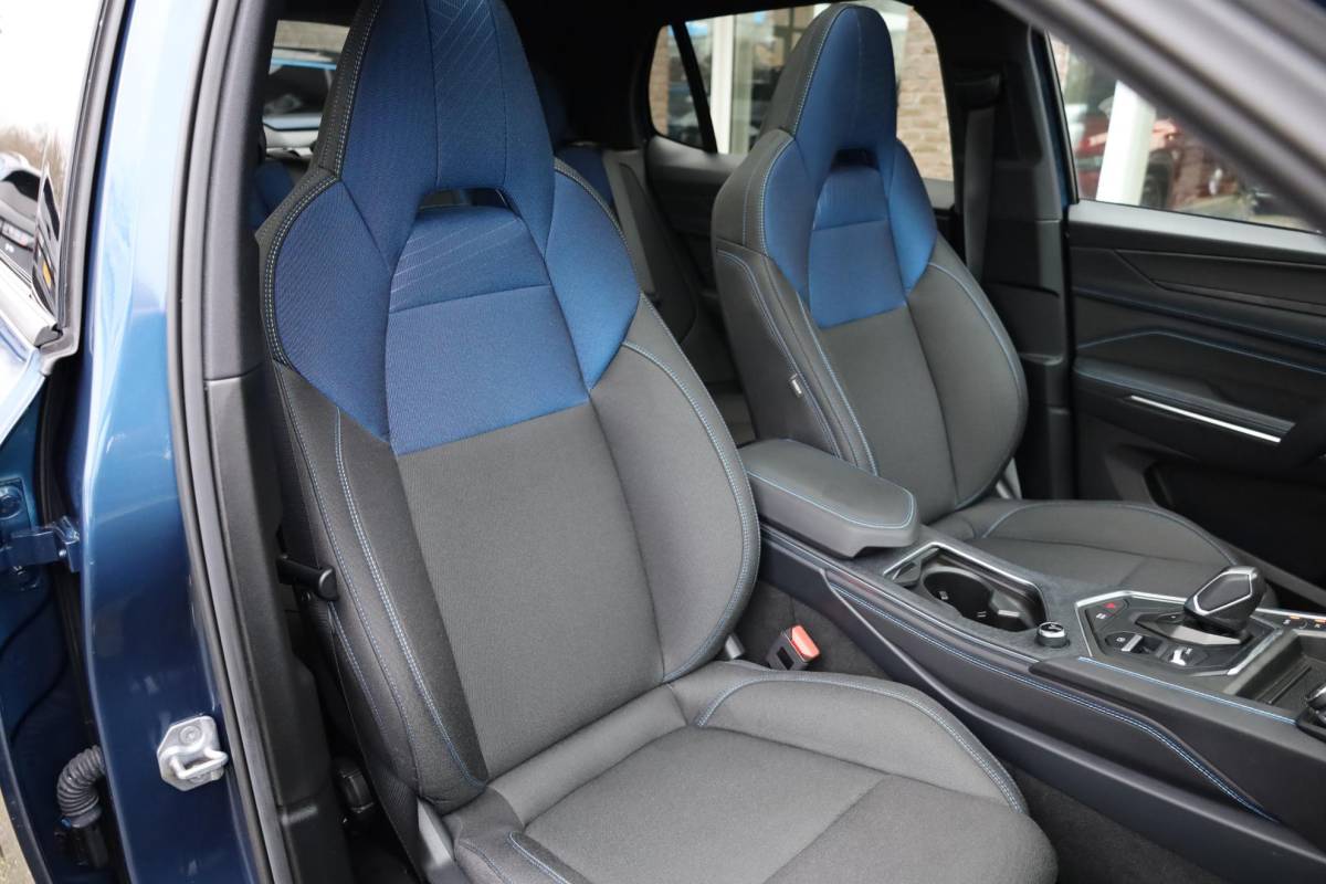 Lynk & Co 01 Lynk & Co 01 1.5 MY23! ZWARTE-HEMEL ROLHOES MY23 360-CAMERA PANO/SCHUIF INFINITY DAB NAVI CARPLAY STOELVERWARMING ELEK.ACHTERKLEP 20″LMV