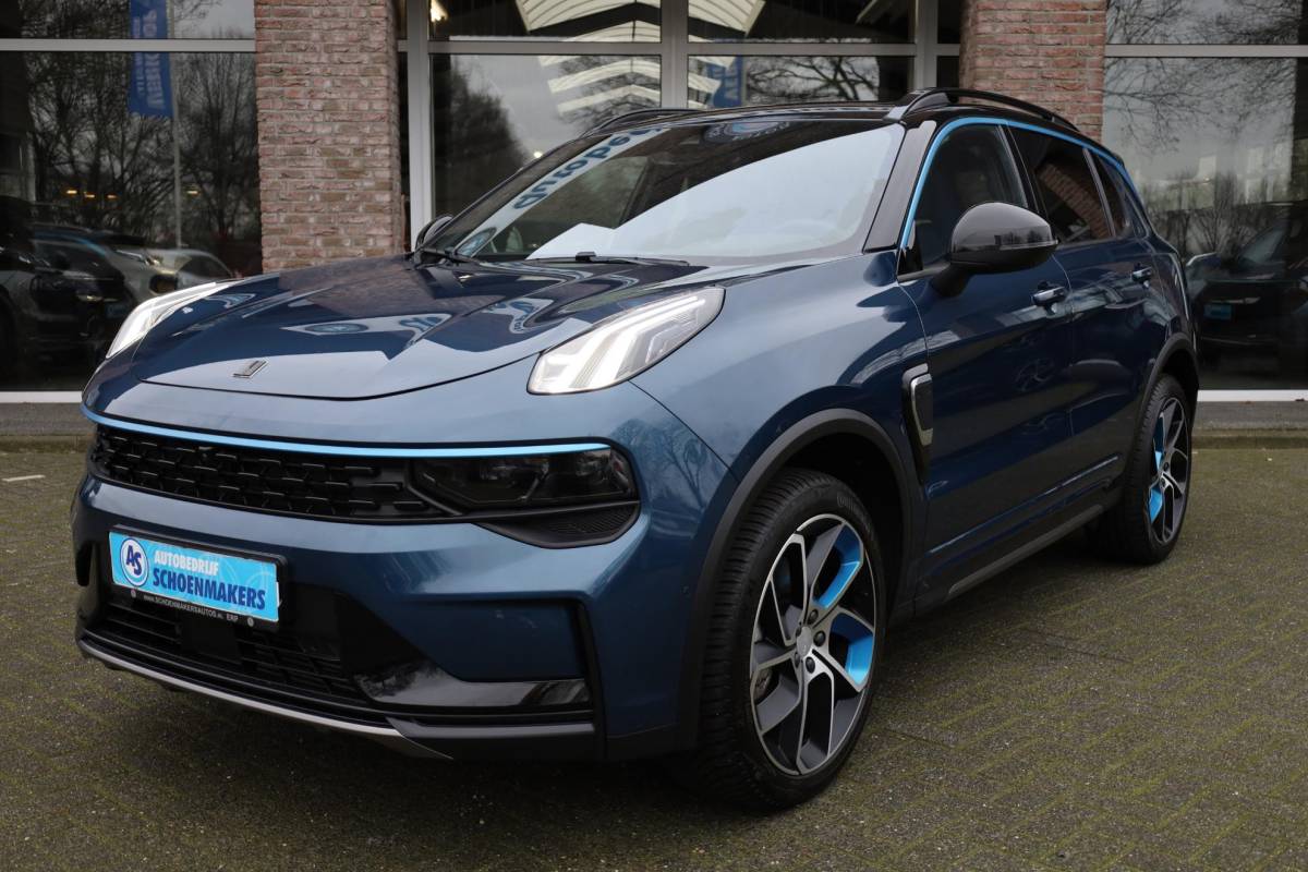 Lynk & Co 01 Lynk & Co 01 1.5 MY23! ZWARTE-HEMEL ROLHOES MY23 360-CAMERA PANO/SCHUIF INFINITY DAB NAVI CARPLAY STOELVERWARMING ELEK.ACHTERKLEP 20″LMV