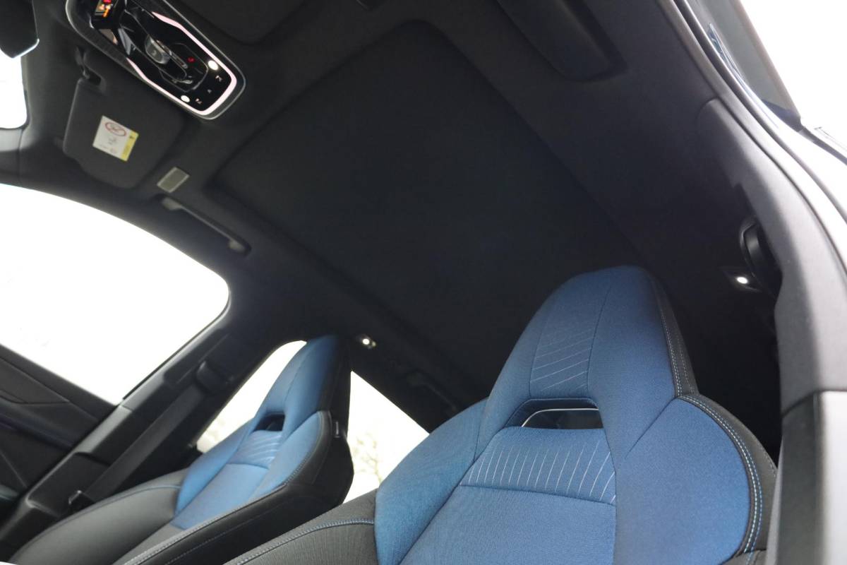 Lynk & Co 01 Lynk & Co 01 1.5 MY23! ZWARTE-HEMEL ROLHOES MY23 360-CAMERA PANO/SCHUIF INFINITY DAB NAVI CARPLAY STOELVERWARMING ELEK.ACHTERKLEP 20″LMV