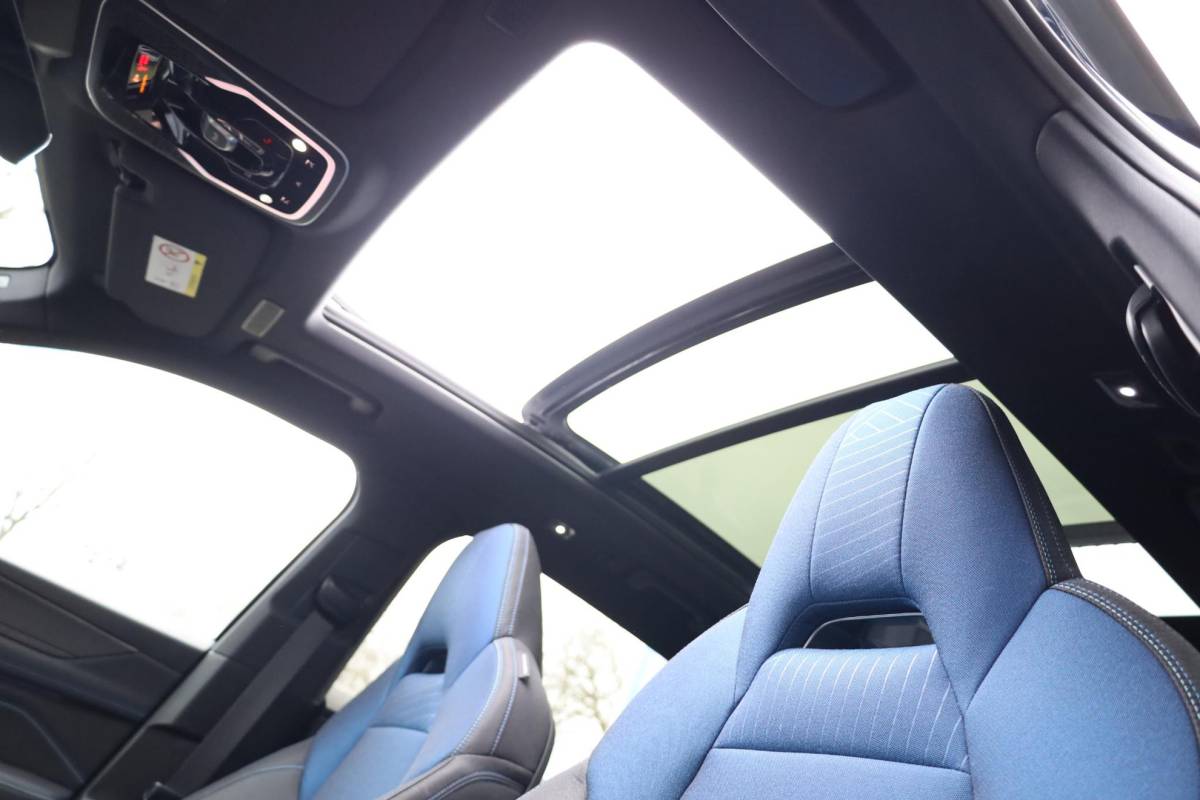 Lynk & Co 01 Lynk & Co 01 1.5 MY23! ZWARTE-HEMEL ROLHOES MY23 360-CAMERA PANO/SCHUIF INFINITY DAB NAVI CARPLAY STOELVERWARMING ELEK.ACHTERKLEP 20″LMV