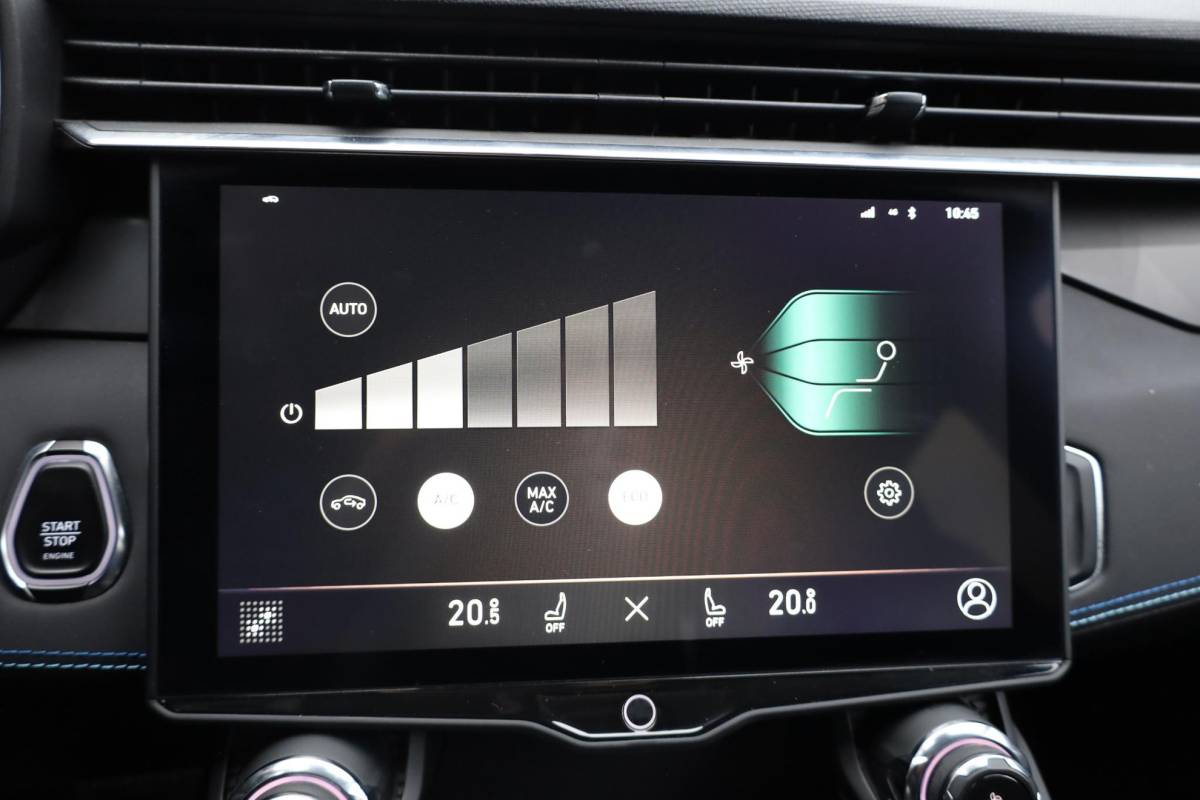 Lynk & Co 01 Lynk & Co 01 1.5 MY23! ZWARTE-HEMEL ROLHOES MY23 360-CAMERA PANO/SCHUIF INFINITY DAB NAVI CARPLAY STOELVERWARMING ELEK.ACHTERKLEP 20″LMV