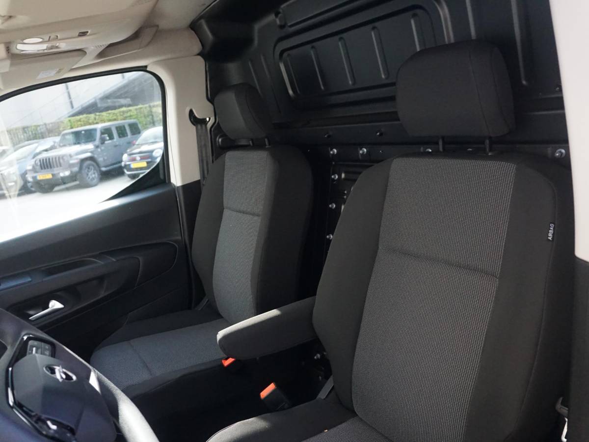 Opel Combo-e Opel Combo Electric L1 50kWh | 0% rente | camera | Apple Carplay/Android Auto  | laadruimtebetimmering  | Comfort stoelen | rijklaarprijs