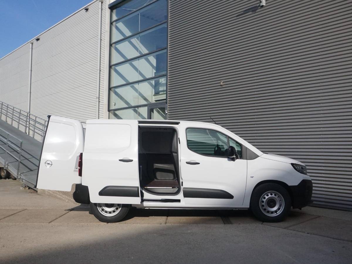 Opel Combo-e Opel Combo Electric L1 50kWh | 0% rente | camera | Apple Carplay/Android Auto  | laadruimtebetimmering  | Comfort stoelen | rijklaarprijs