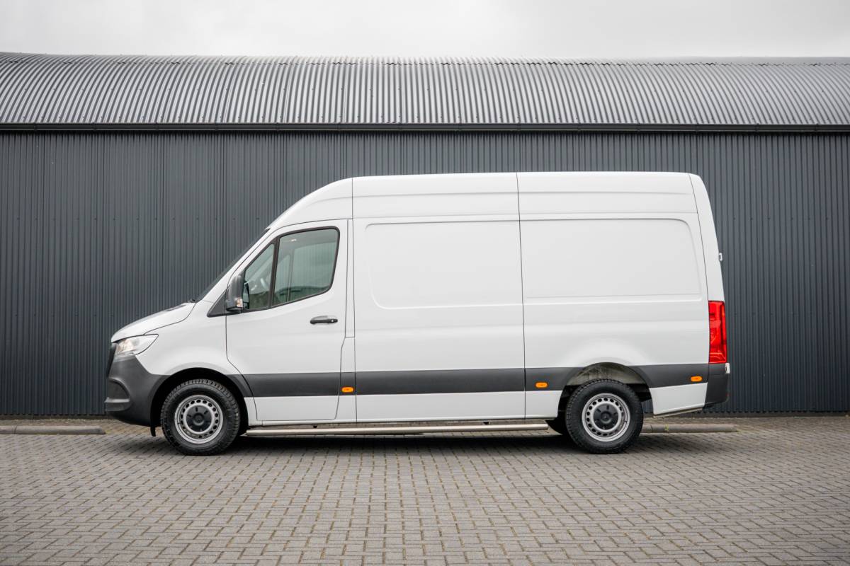 Mercedes-Benz Sprinter Mercedes-Benz Sprinter 311 CDI RWD L2H2 | Volledig Ingericht | Mbux | Camera | Climatronic