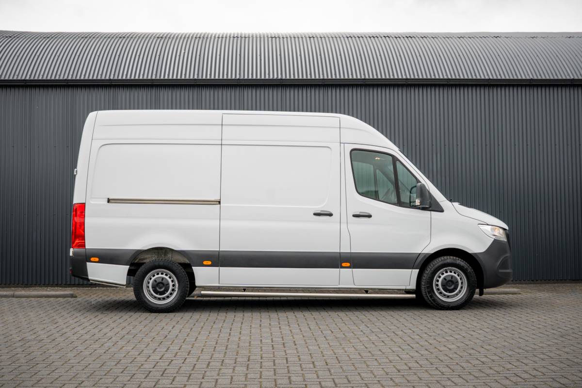 Mercedes-Benz Sprinter Mercedes-Benz Sprinter 311 CDI RWD L2H2 | Volledig Ingericht | Mbux | Camera | Climatronic