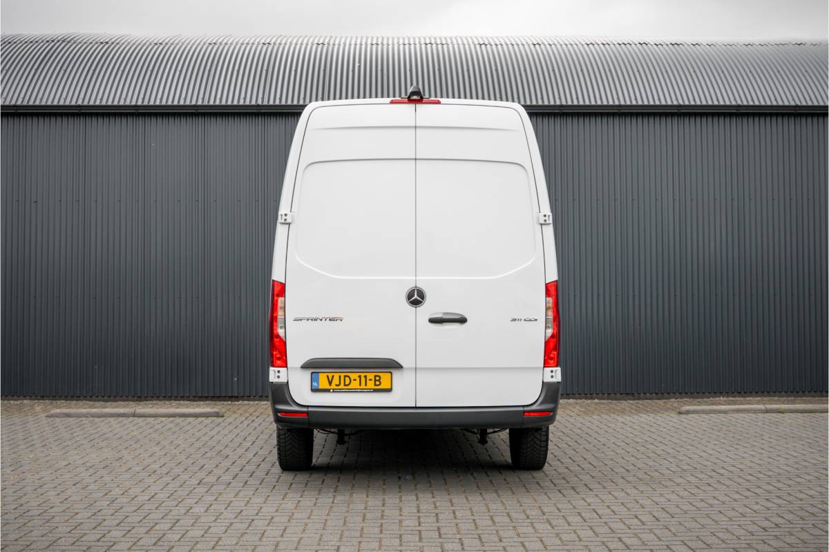 Mercedes-Benz Sprinter Mercedes-Benz Sprinter 311 CDI RWD L2H2 | Volledig Ingericht | Mbux | Camera | Climatronic