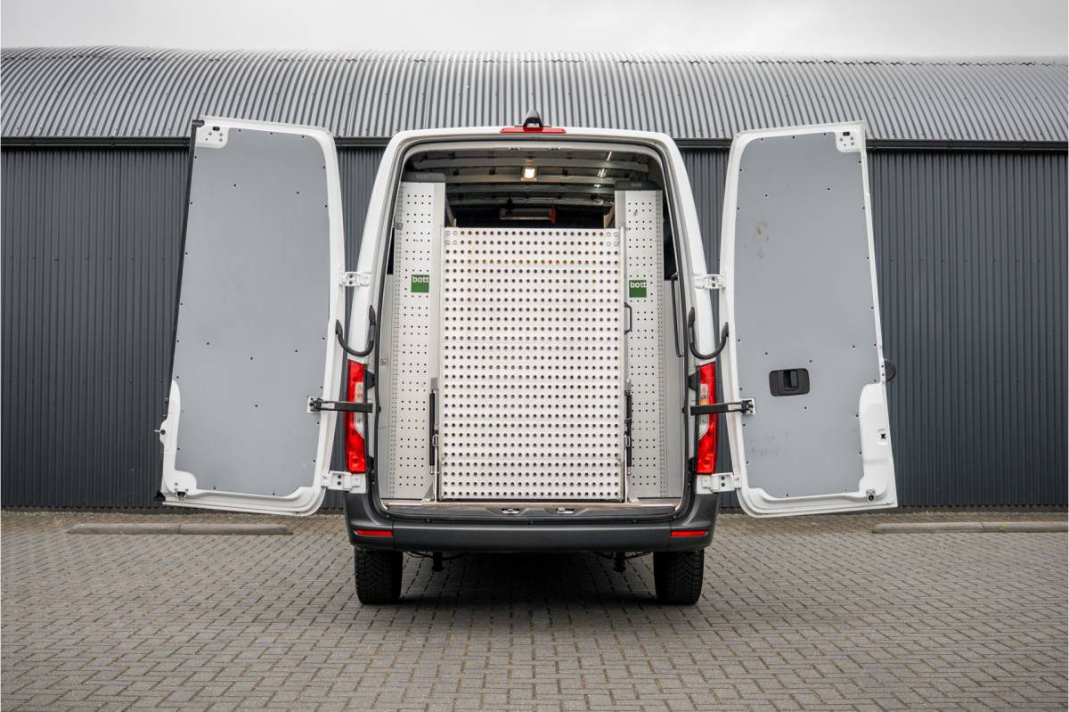 Mercedes-Benz Sprinter Mercedes-Benz Sprinter 311 CDI RWD L2H2 | Volledig Ingericht | Mbux | Camera | Climatronic