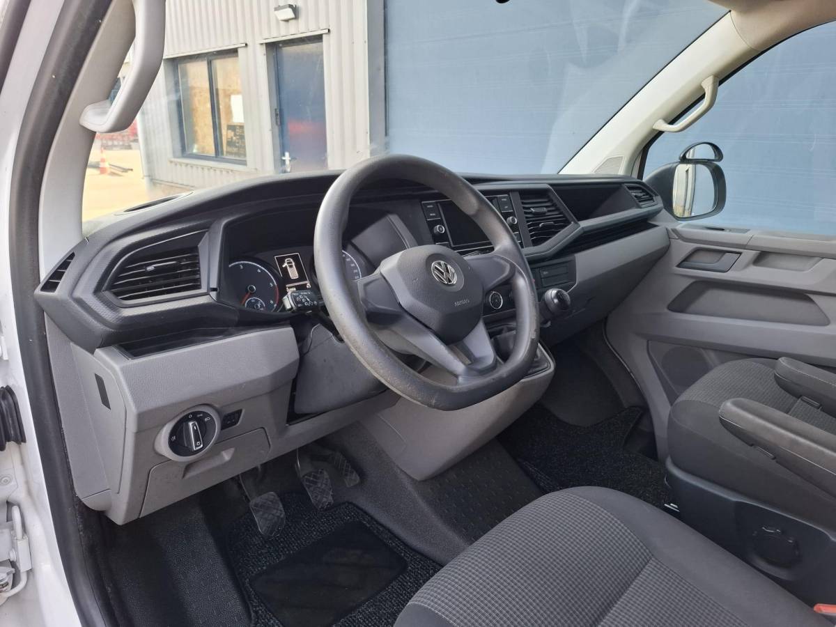 Volkswagen Transporter Volkswagen Transporter 2.0 TDI L2H1 30 Comfortline CARPLAY / L2H1 / CRUISE CONTROLE / AIRCO / EURO 6