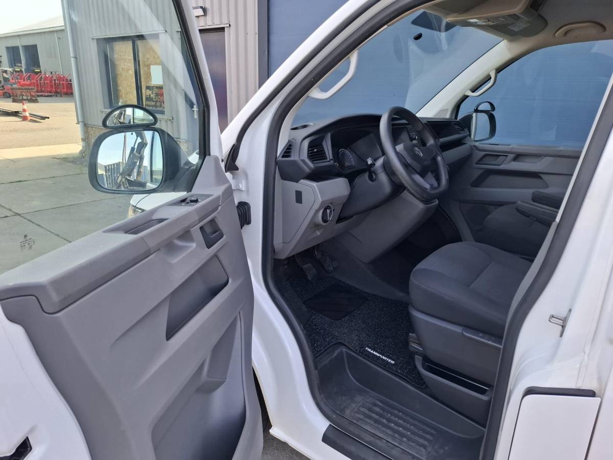 Volkswagen Transporter Volkswagen Transporter 2.0 TDI L2H1 30 Comfortline CARPLAY / L2H1 / CRUISE CONTROLE / AIRCO / EURO 6