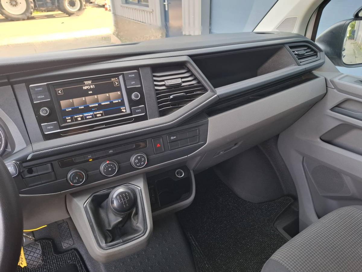 Volkswagen Transporter Volkswagen Transporter 2.0 TDI L2H1 30 Comfortline CARPLAY / L2H1 / CRUISE CONTROLE / AIRCO / EURO 6