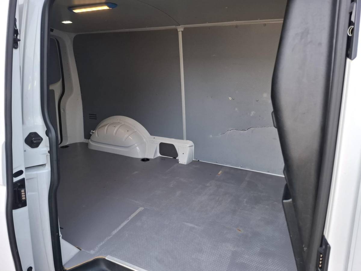 Volkswagen Transporter Volkswagen Transporter 2.0 TDI L2H1 30 Comfortline CARPLAY / L2H1 / CRUISE CONTROLE / AIRCO / EURO 6