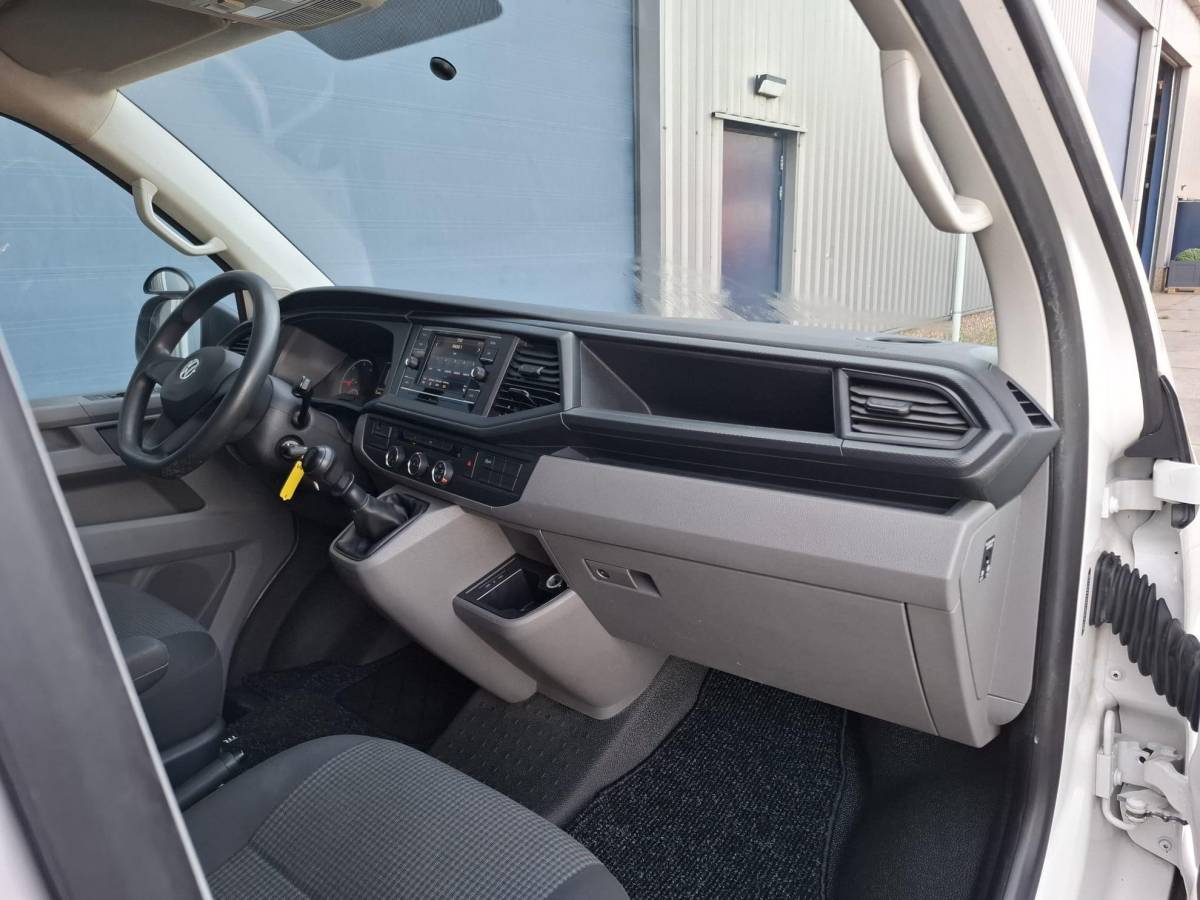 Volkswagen Transporter Volkswagen Transporter 2.0 TDI L2H1 30 Comfortline CARPLAY / L2H1 / CRUISE CONTROLE / AIRCO / EURO 6