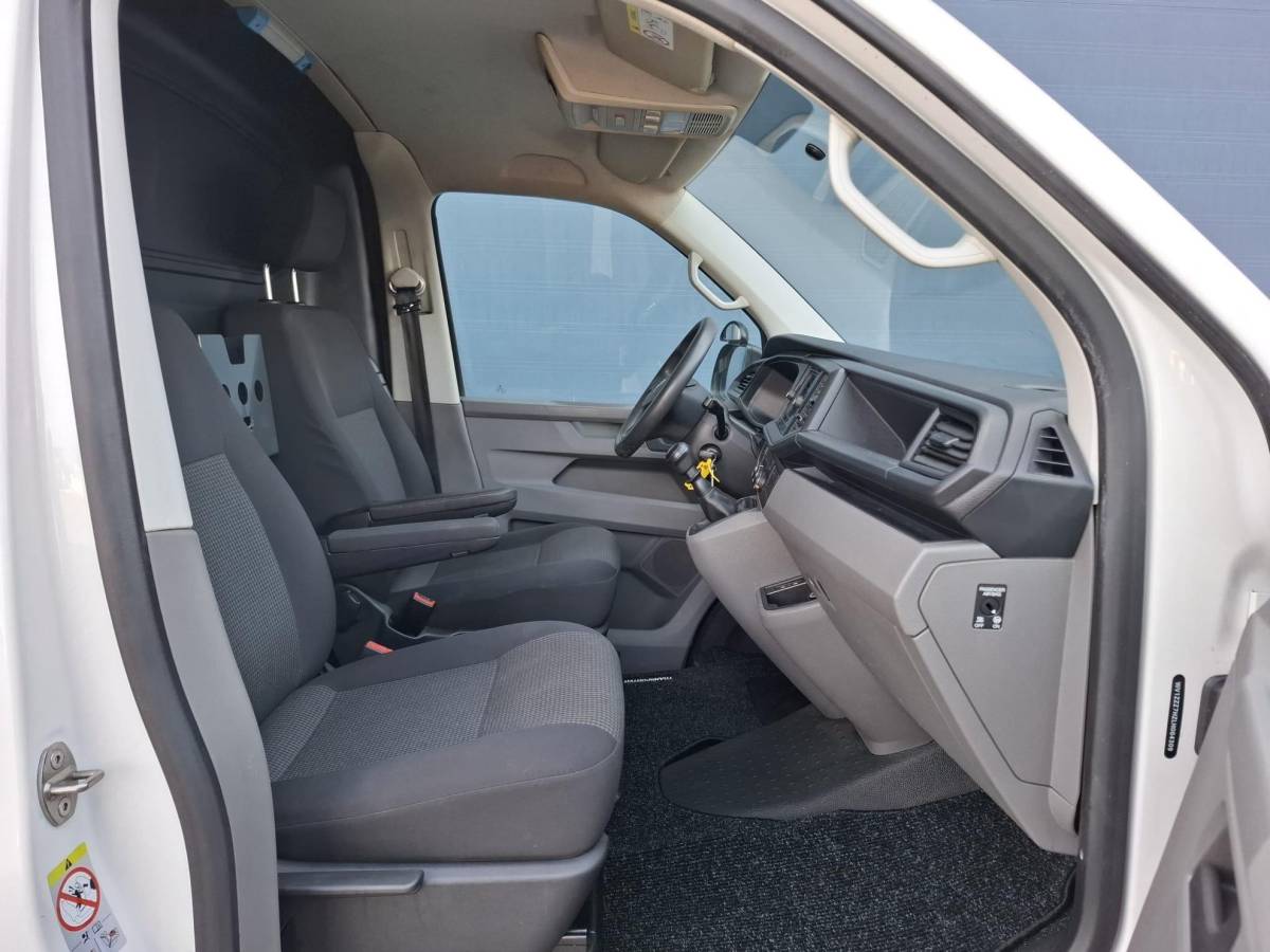 Volkswagen Transporter Volkswagen Transporter 2.0 TDI L2H1 30 Comfortline CARPLAY / L2H1 / CRUISE CONTROLE / AIRCO / EURO 6