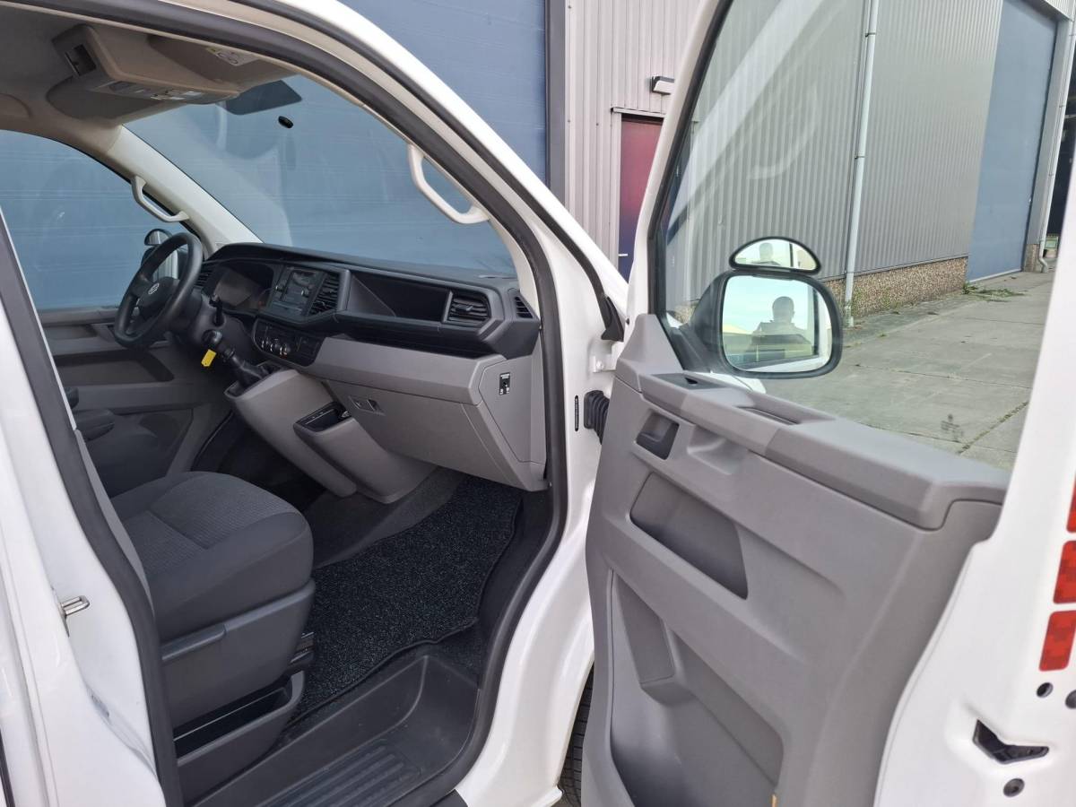 Volkswagen Transporter Volkswagen Transporter 2.0 TDI L2H1 30 Comfortline CARPLAY / L2H1 / CRUISE CONTROLE / AIRCO / EURO 6