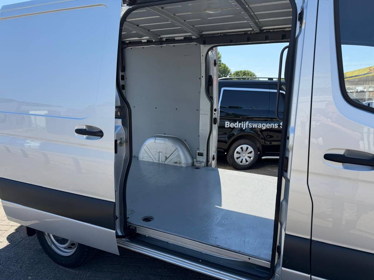 Mercedes-Benz Sprinter Mercedes-Benz Sprinter 311 CDI L1H1 E6 | 2x Schuifdeur | Mbux  | Leder