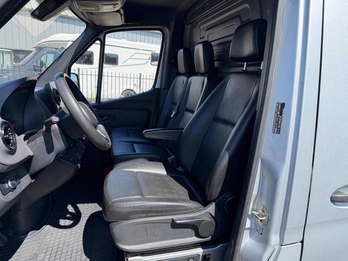 Mercedes-Benz Sprinter Mercedes-Benz Sprinter 311 CDI L1H1 E6 | 2x Schuifdeur | Mbux  | Leder