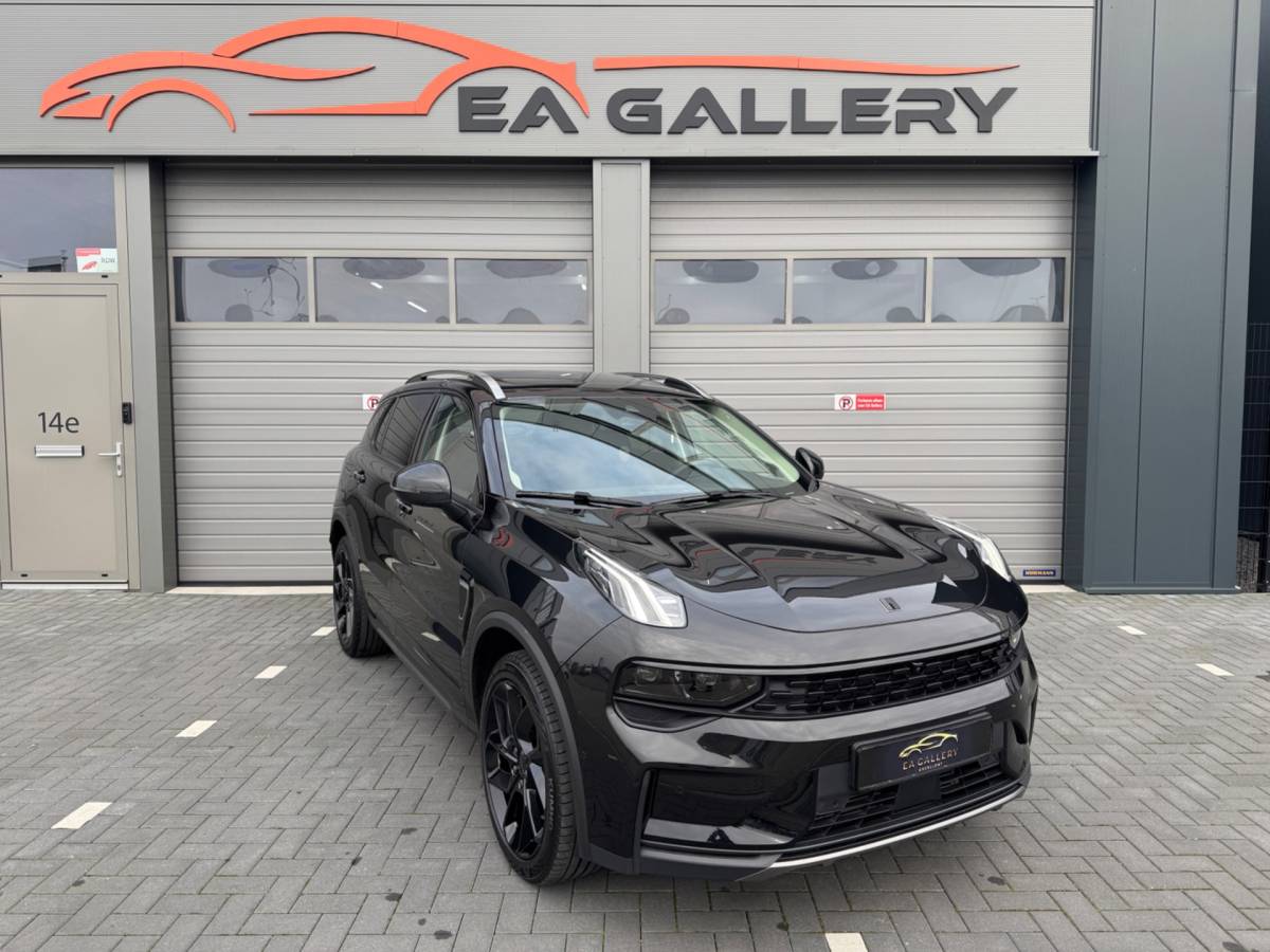 Lynk & Co 01 Lynk & Co 01 1.5 Bomvol Black Edition 261PK 360°Camera Zwarte hemel