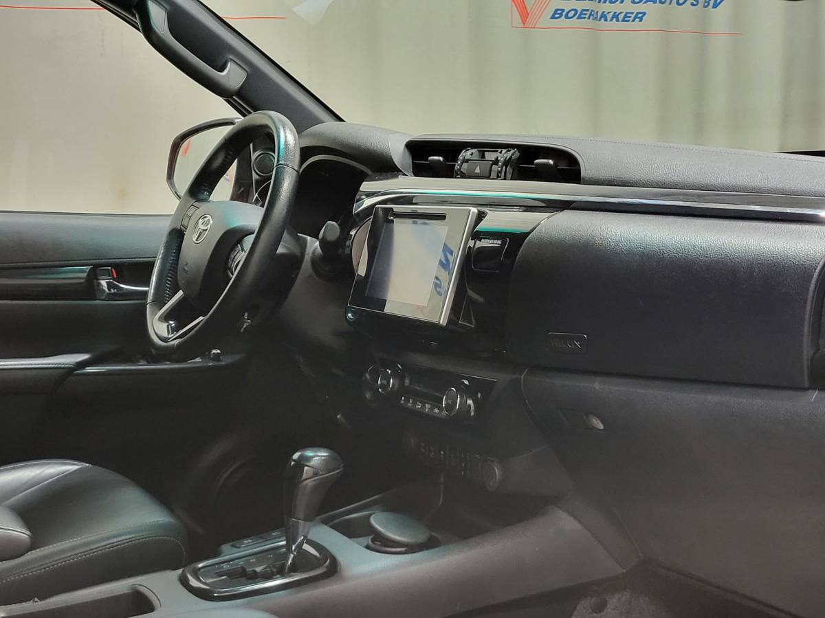 Toyota Hilux Toyota HiLux 2.4D Pick-up Automaat Euro 6!