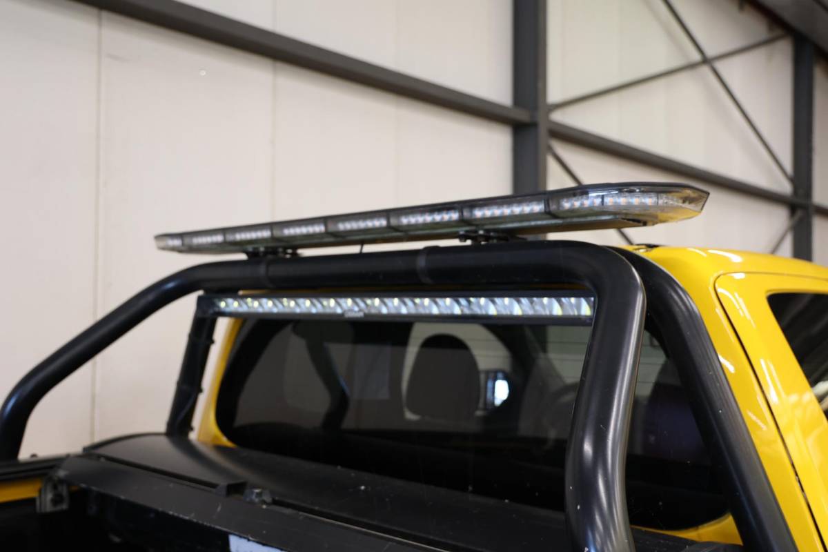 Mitsubishi L200 Mitsubishi L 200 2.2 DI-D Club Cab Intense 4X4 4WD TREKHAAK