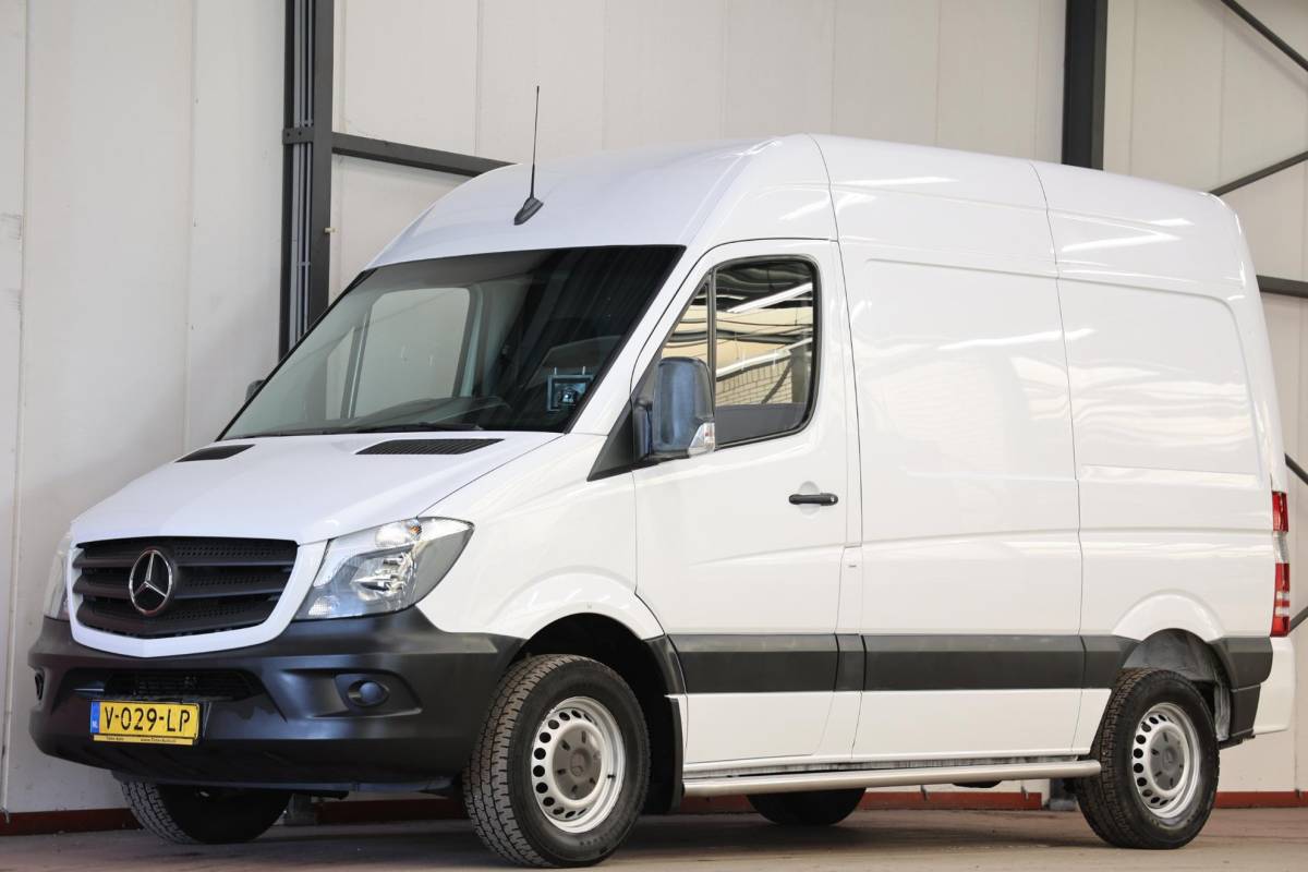 Mercedes-Benz Sprinter Mercedes-Benz Sprinter 311 2.2 CDI LAADKLEP POST NL