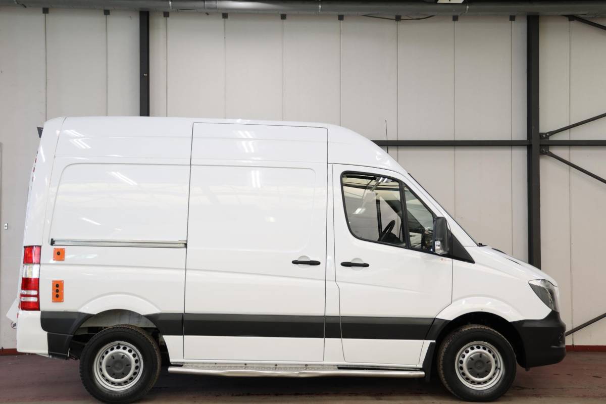 Mercedes-Benz Sprinter Mercedes-Benz Sprinter 311 2.2 CDI LAADKLEP POST NL