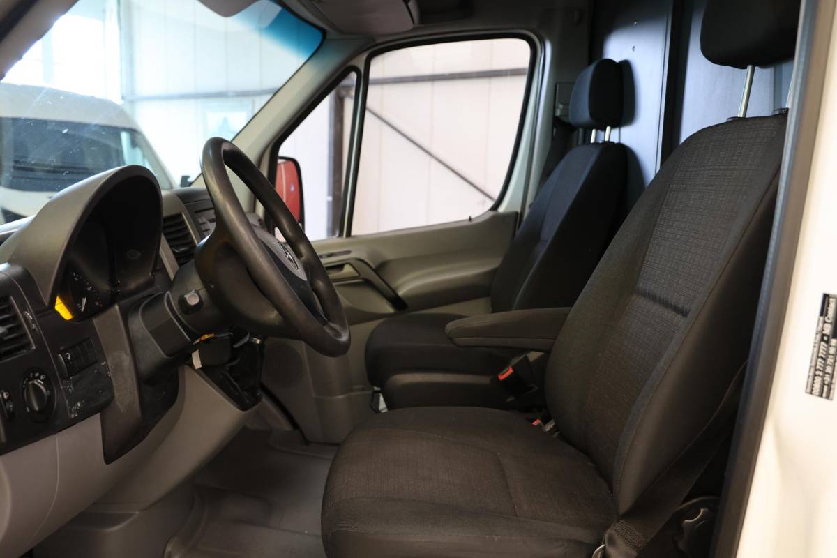 Mercedes-Benz Sprinter Mercedes-Benz Sprinter 311 2.2 CDI LAADKLEP POST NL